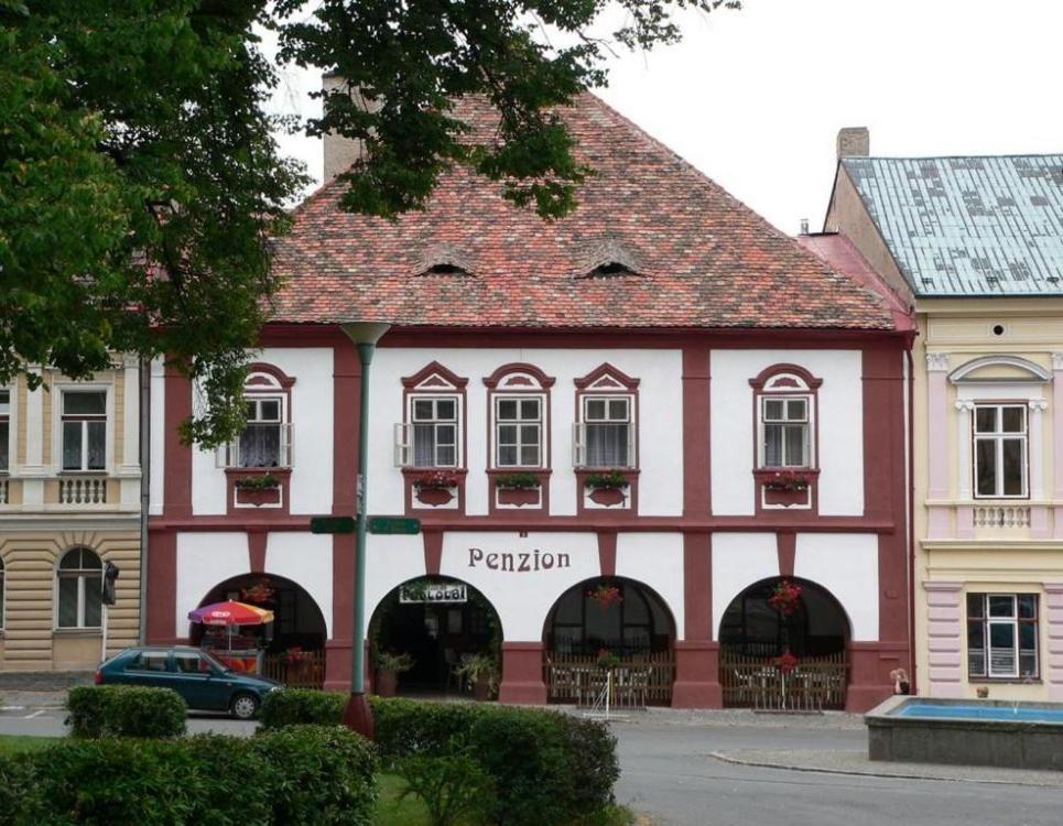 Restaurace A Penzion Podloubi Opočno Esterno foto